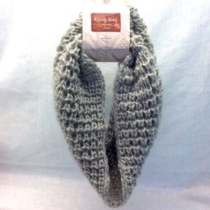 GERTEX WOMEN’S KNIT INFINITY SCARF ONE SIZE COLOR: GRAY AND SHINY SILVER NWT